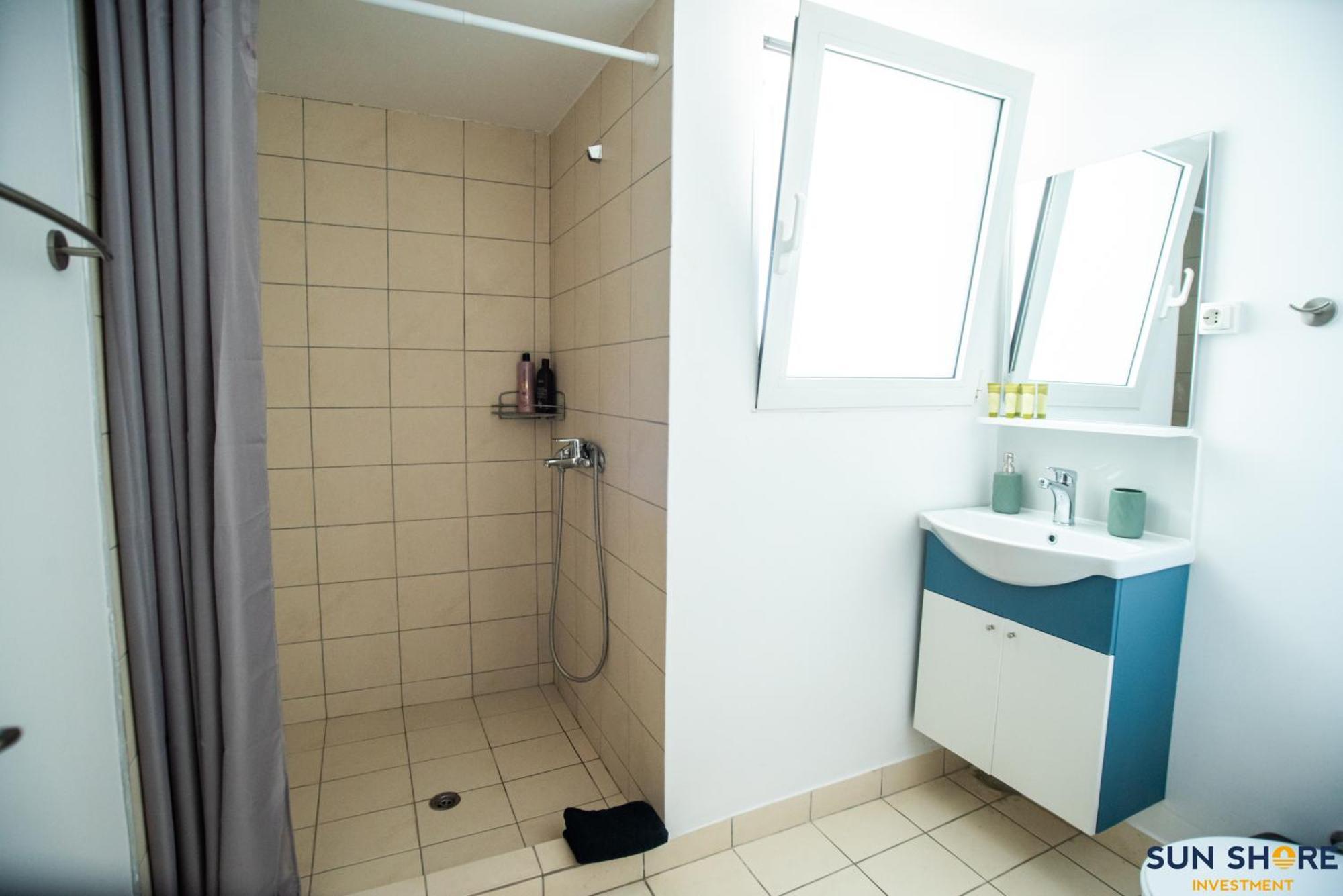 Explore Greece From Comfortable City Centre Apartment Chalkís Kültér fotó